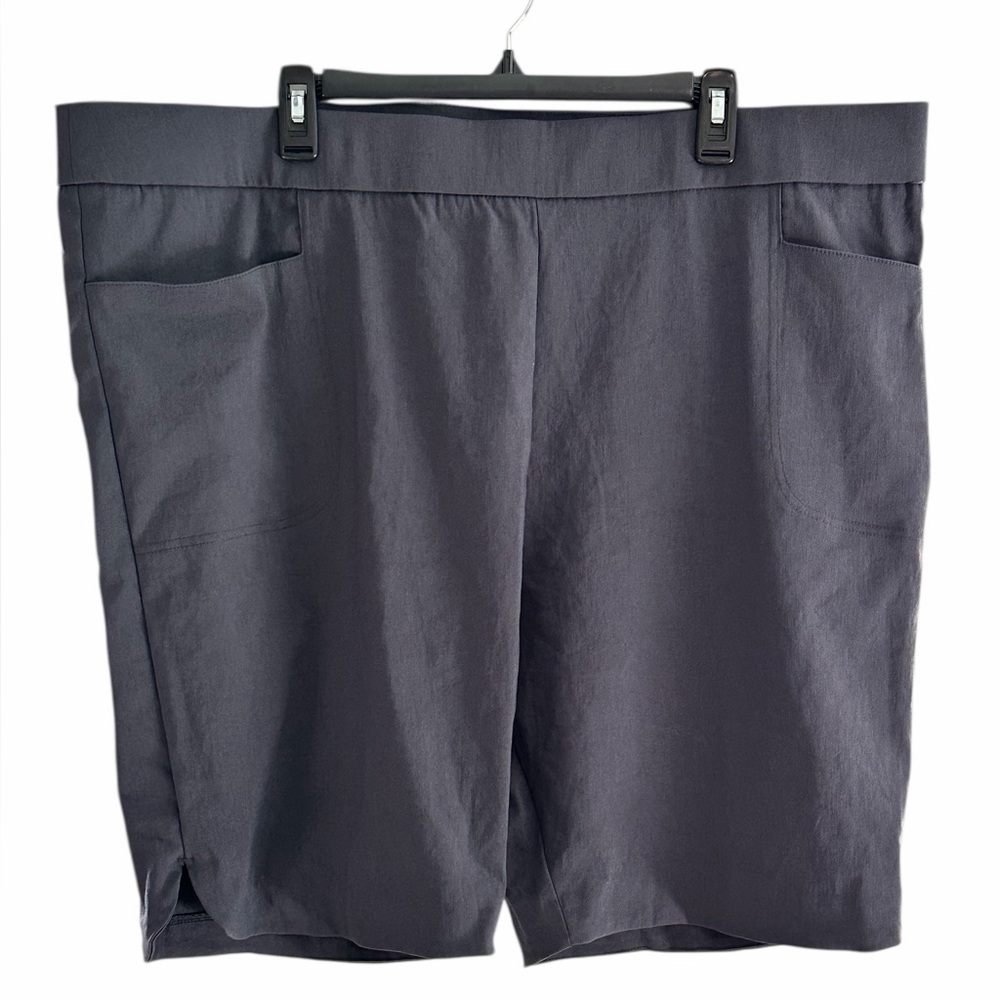 BCG Golf Plus Sculpted Bermuda Shorts Womans 2X NWT Ebony Waist 22.5”
Inseam 10”